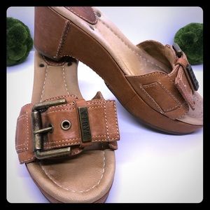 FRYE! Leather Isabella Buckle Sandals Size 6.5